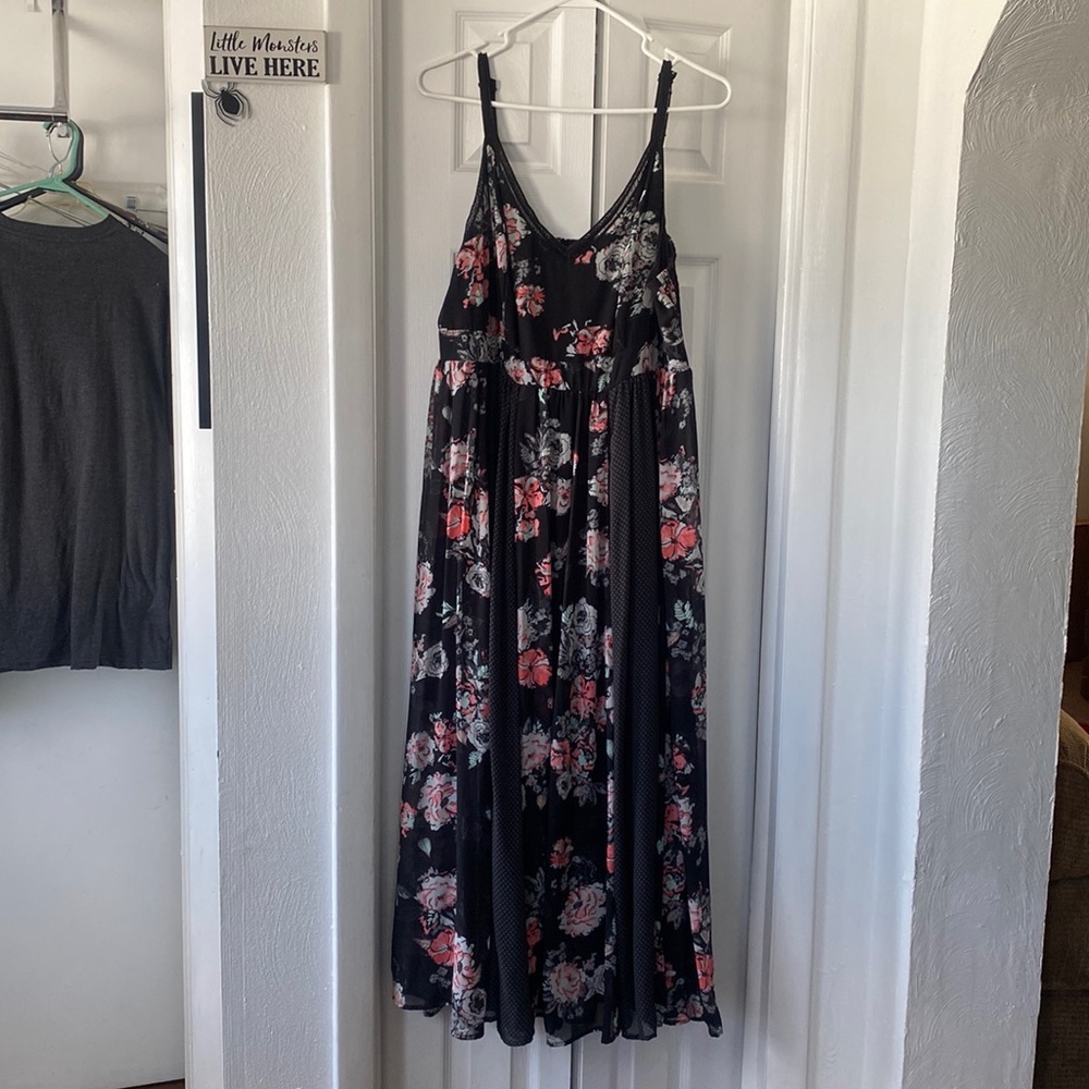 Torrid floral sleeveless dress! Size 2